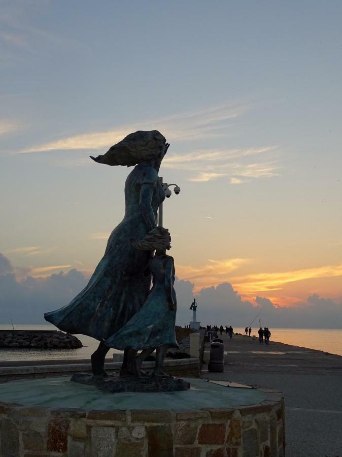 Les Rives Du Lac Le Grau-du-Roi Luaran gambar